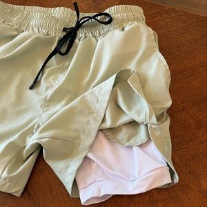 Men’s 7inch inseam athletic shorts built in underwear